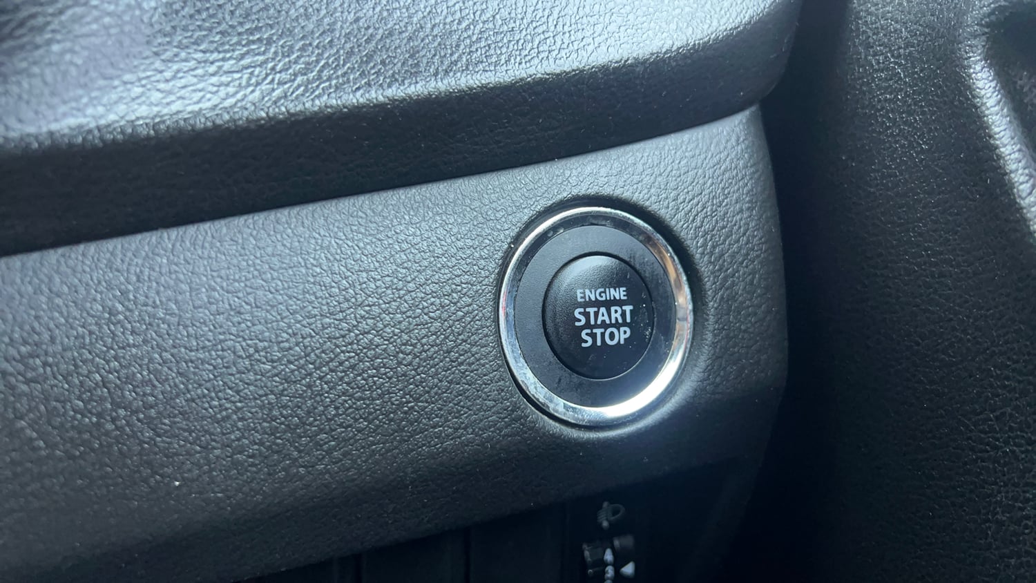 Used 2021 Maruti Suzuki Baleno Zeta Petrol Manual top_features Keyless start