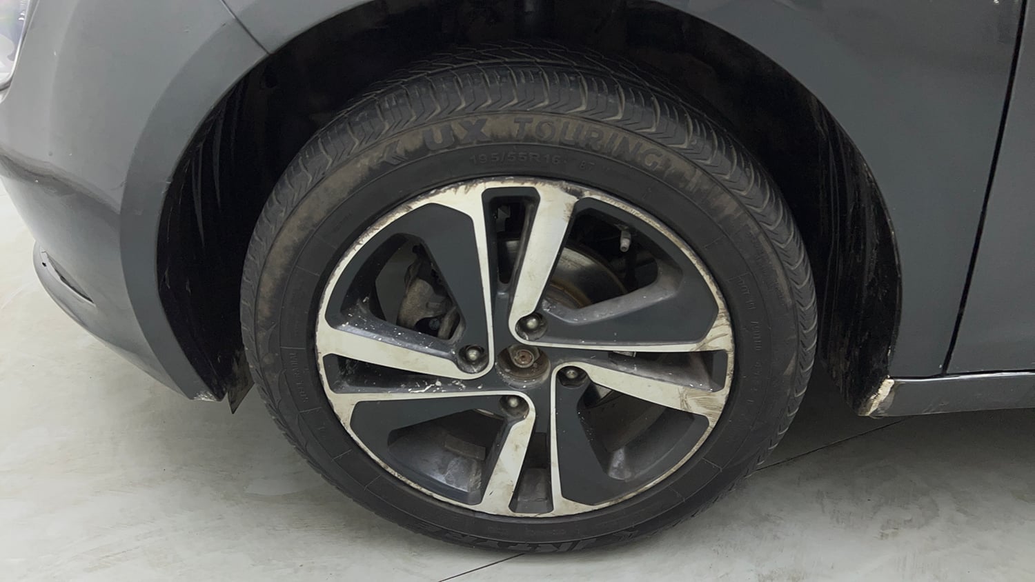 Used 2024 Tata Altroz XZ iCNG Cng Manual tyres LEFT FRONT TYRE RIM VIEW