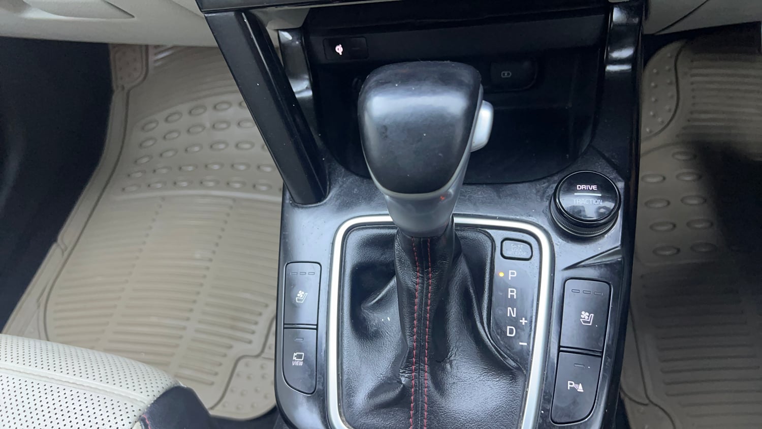 Used 2020 kia Seltos GTX Plus DCT 1.4 Petrol Automatic interior GEAR  KNOB VIEW