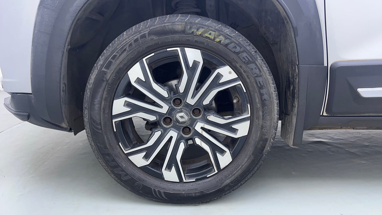 Used 2023 Tata Punch Creative Dual Tone AMT Petrol Automatic tyres LEFT FRONT TYRE RIM VIEW