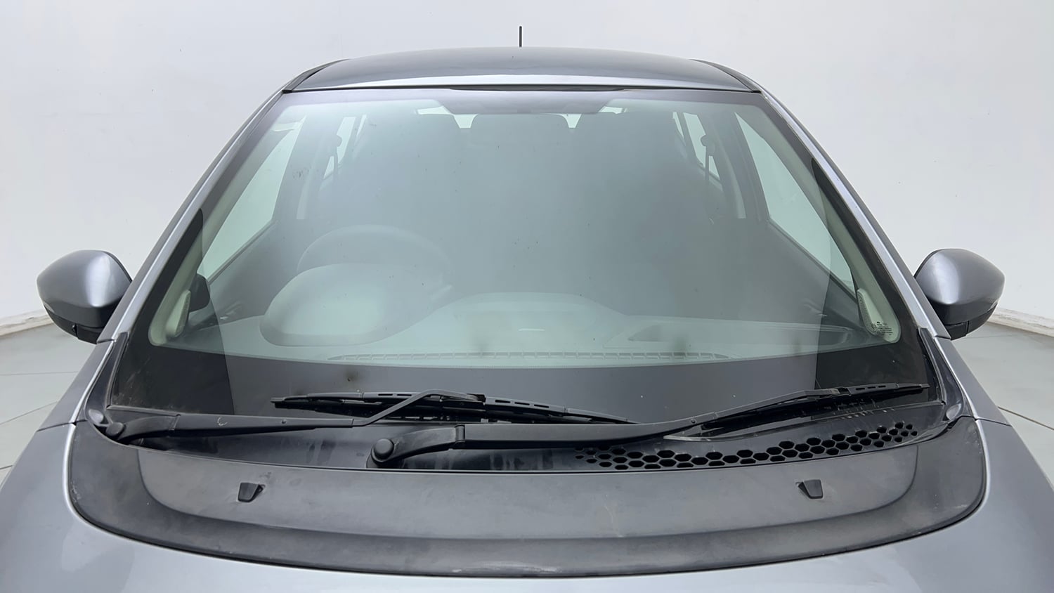 Used 2018 Tata Tigor Revotron XT Petrol Manual exterior FRONT WINDSHIELD VIEW
