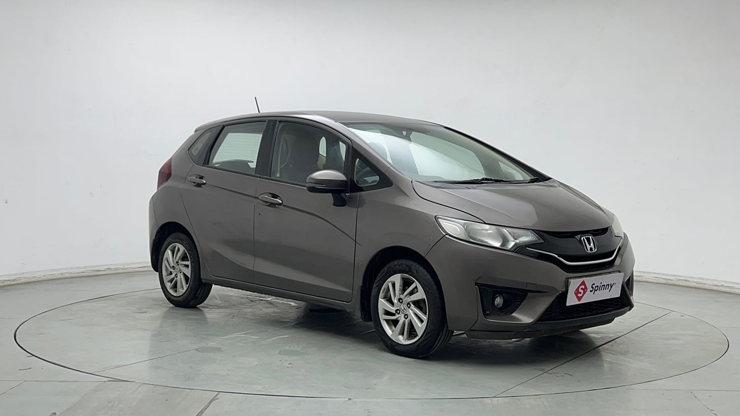 Used 2016 Honda Jazz V Petrol Petrol Manual exterior RIGHT FRONT CORNER VIEW