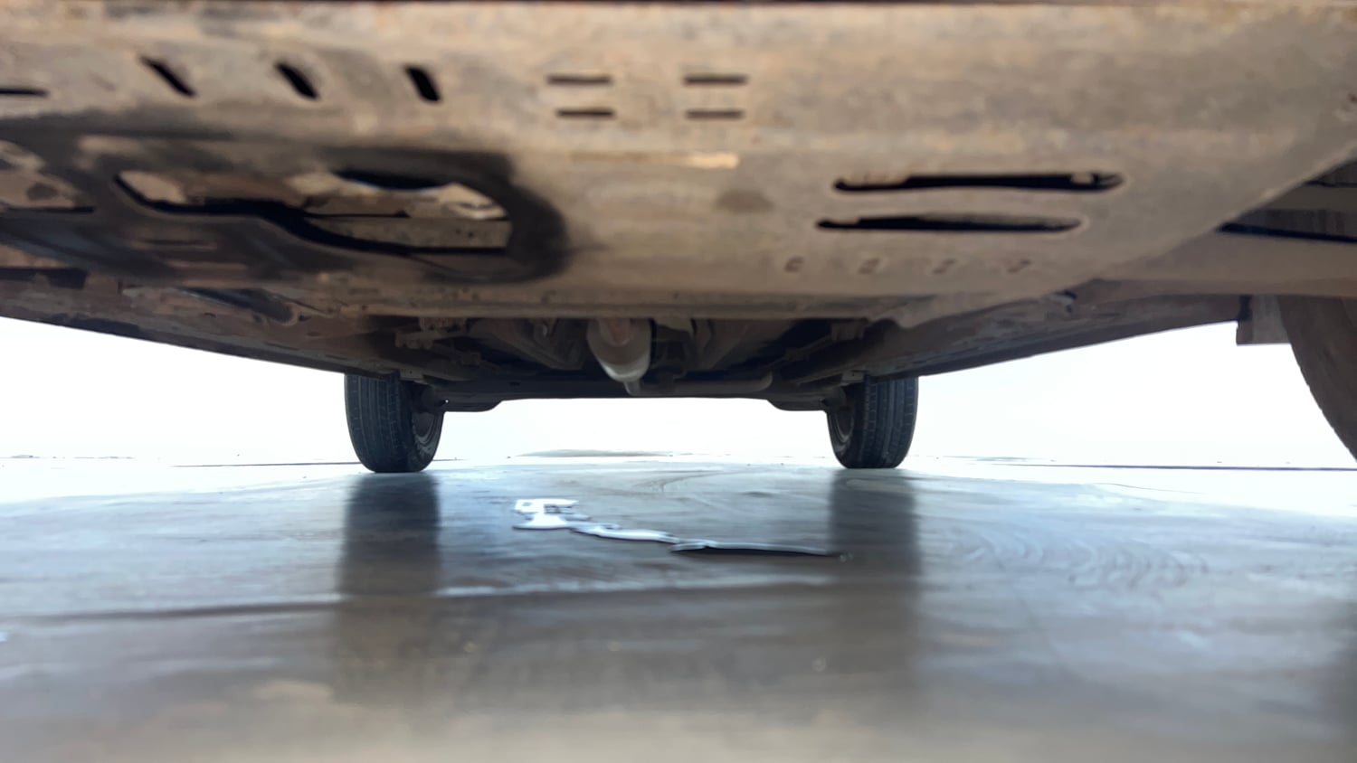 Used 2023 Tata Punch Creative Dual Tone AMT Petrol Automatic extra FRONT LEFT UNDERBODY VIEW
