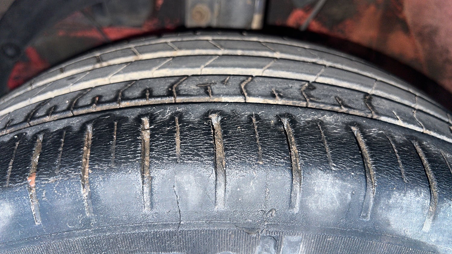 Used 2021 Maruti Suzuki Baleno Zeta Petrol Manual tyres LEFT FRONT TYRE TREAD VIEW