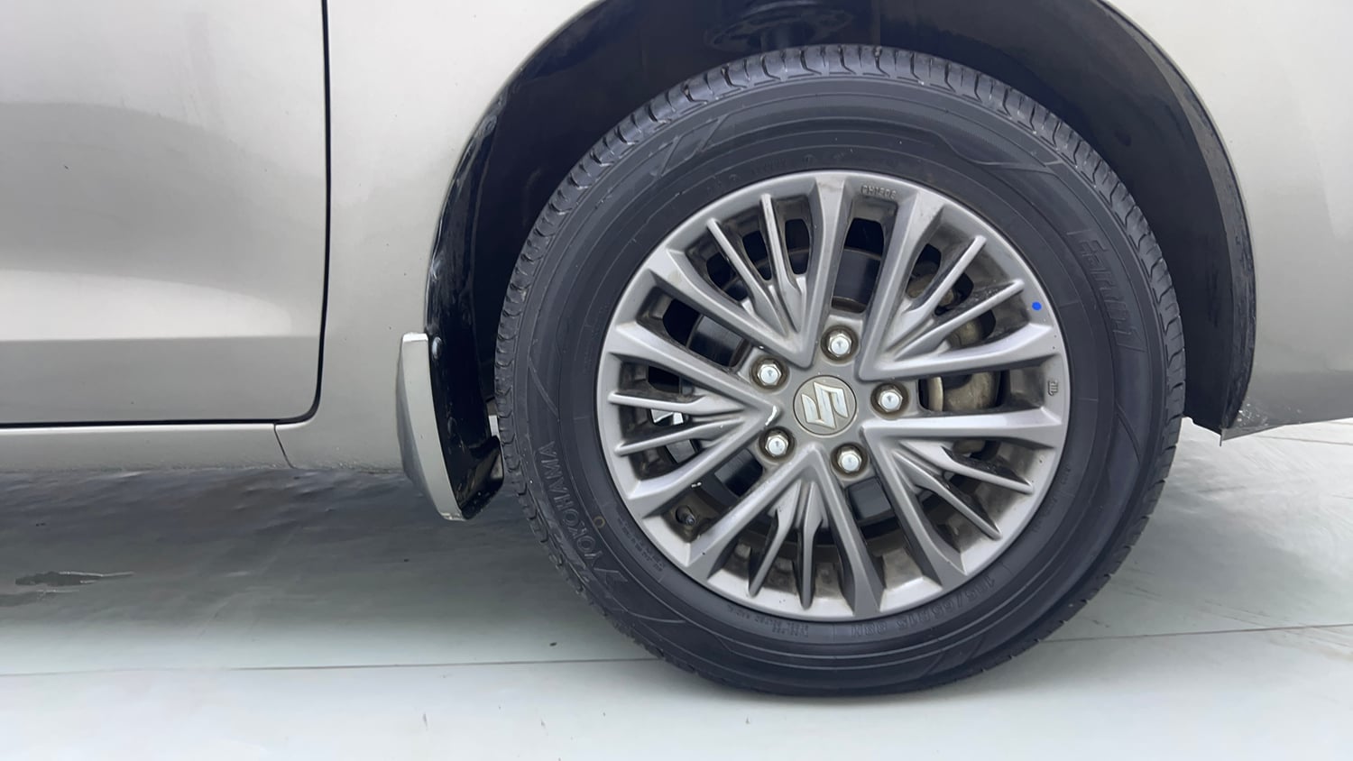 Used 2021 Maruti Suzuki New Ertiga ZXi AT Petrol Automatic tyres RIGHT FRONT TYRE RIM VIEW
