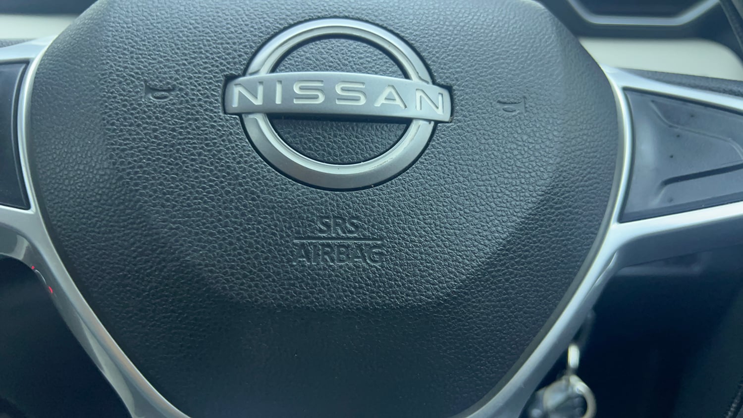 Used 2023 Nissan Magnite XE Petrol Manual top_features Airbags
