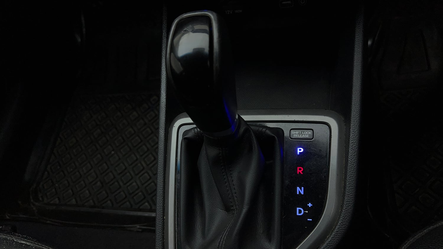 Used 2018 Hyundai Creta SX Plus 1.6 AT Petrol Petrol Automatic interior GEAR  KNOB VIEW