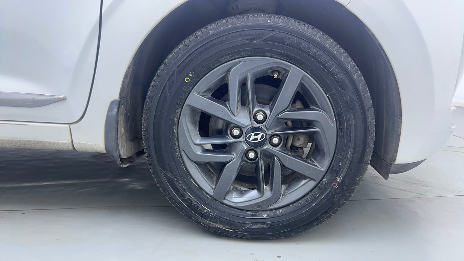 Used 2021 Hyundai Grand i10 Nios Sportz 1.2 Kappa VTVT CNG Cng Manual tyres RIGHT FRONT TYRE RIM VIEW