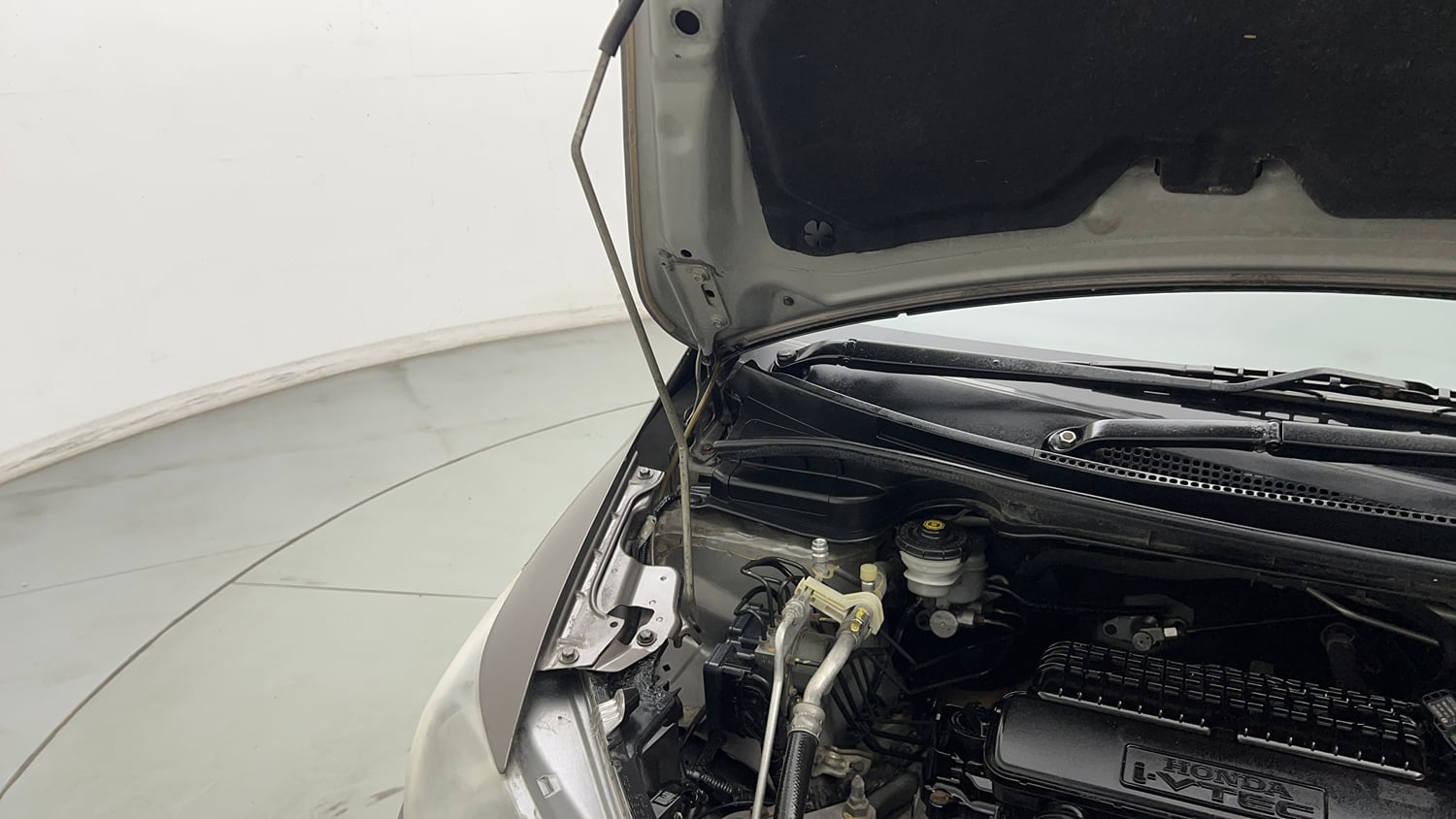 Used 2016 Honda Jazz V Petrol Petrol Manual engine ENGINE RIGHT SIDE HINGE & APRON VIEW