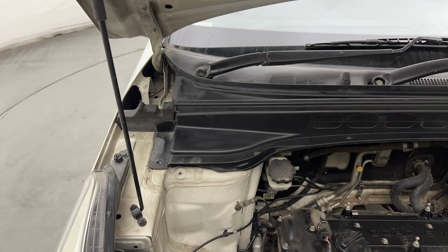 Used 2018 Hyundai Creta SX Plus 1.6 AT Petrol Petrol Automatic engine ENGINE RIGHT SIDE HINGE & APRON VIEW