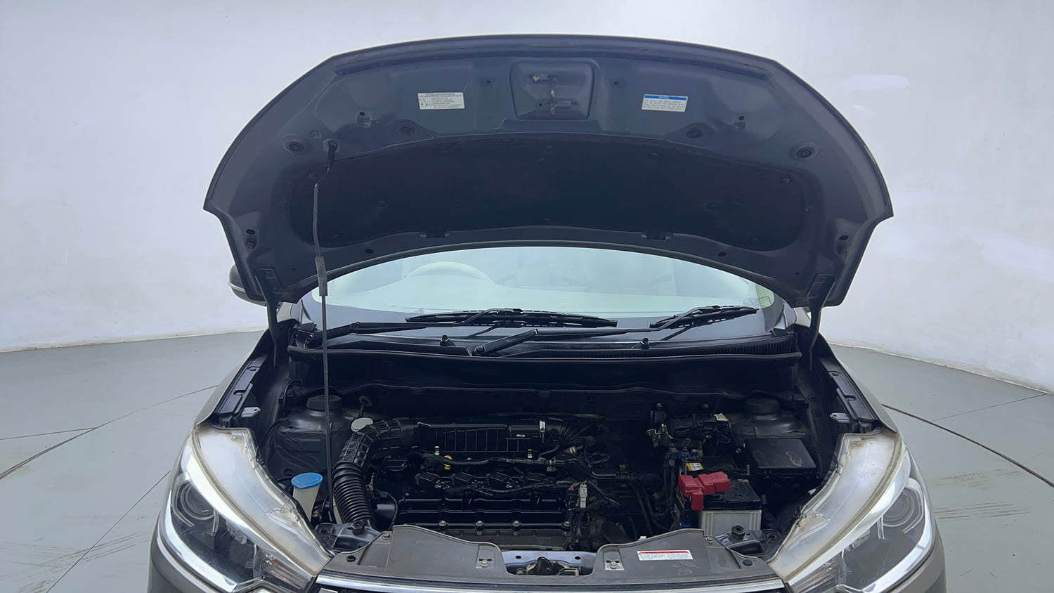 Used 2021 Maruti Suzuki New Ertiga ZXi AT Petrol Automatic engine ENGINE & BONNET OPEN FRONT VIEW