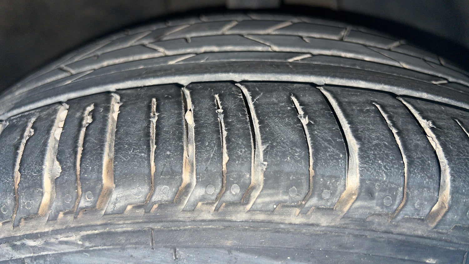 Used 2024 Hyundai New i20 Sportz 1.2 MT Petrol Manual tyres RIGHT FRONT TYRE TREAD VIEW