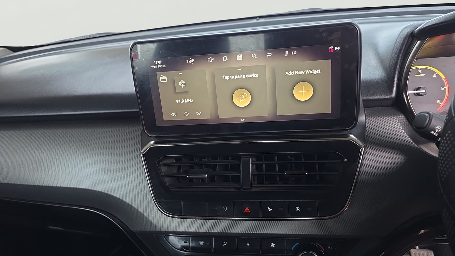 Used 2023 Tata Harrier XT Plus Dark Editon Diesel Manual interior MUSIC SYSTEM & AC CONTROL VIEW