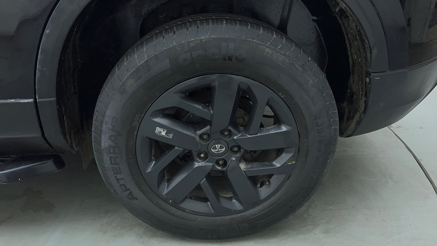 Used 2022 Tata Harrier XTA Plus Dark Edition Diesel Automatic tyres LEFT REAR TYRE RIM VIEW