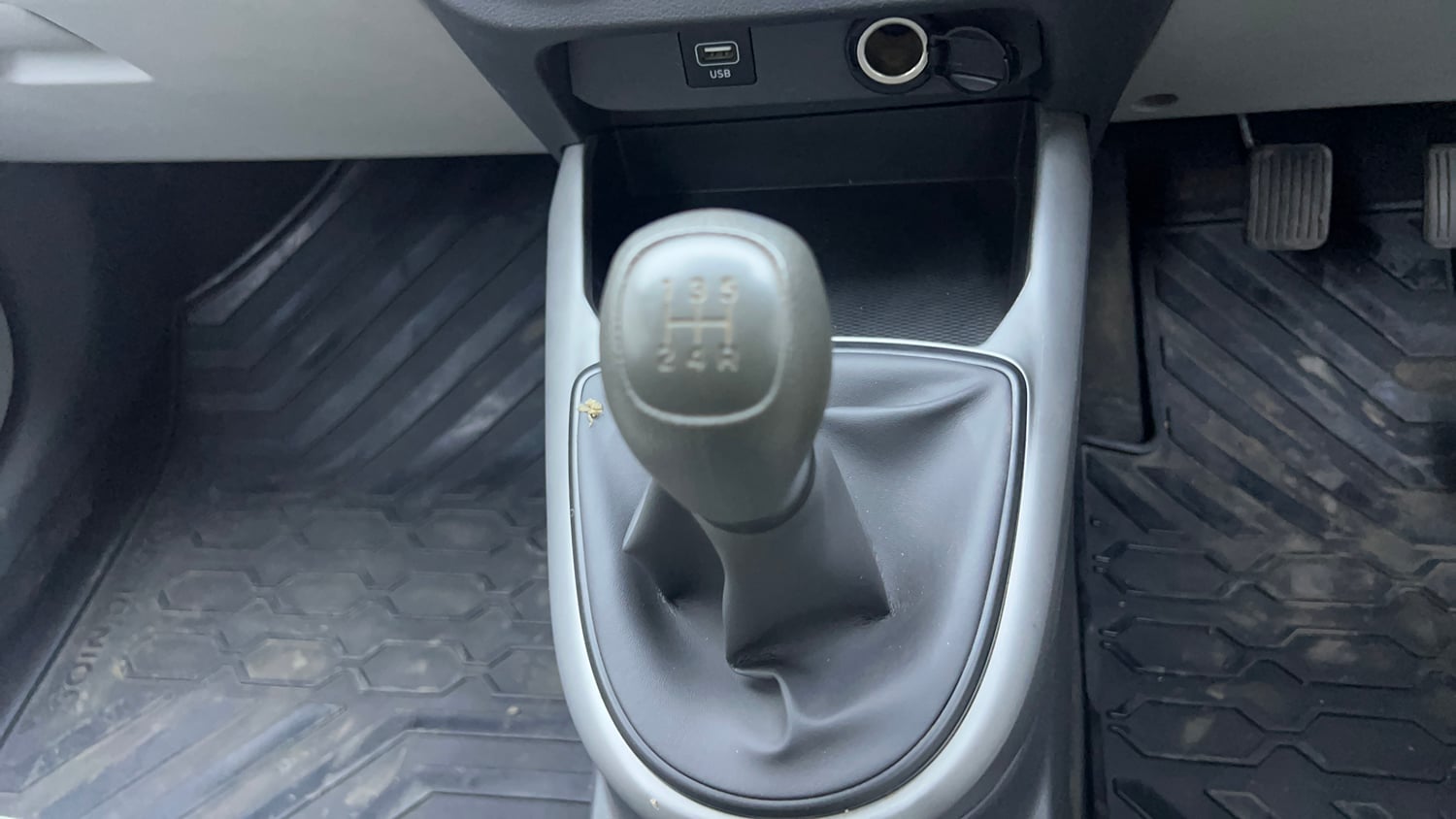 Used 2021 Hyundai Grand i10 Nios Magna 1.2 Kappa VTVT Petrol Manual interior GEAR  KNOB VIEW