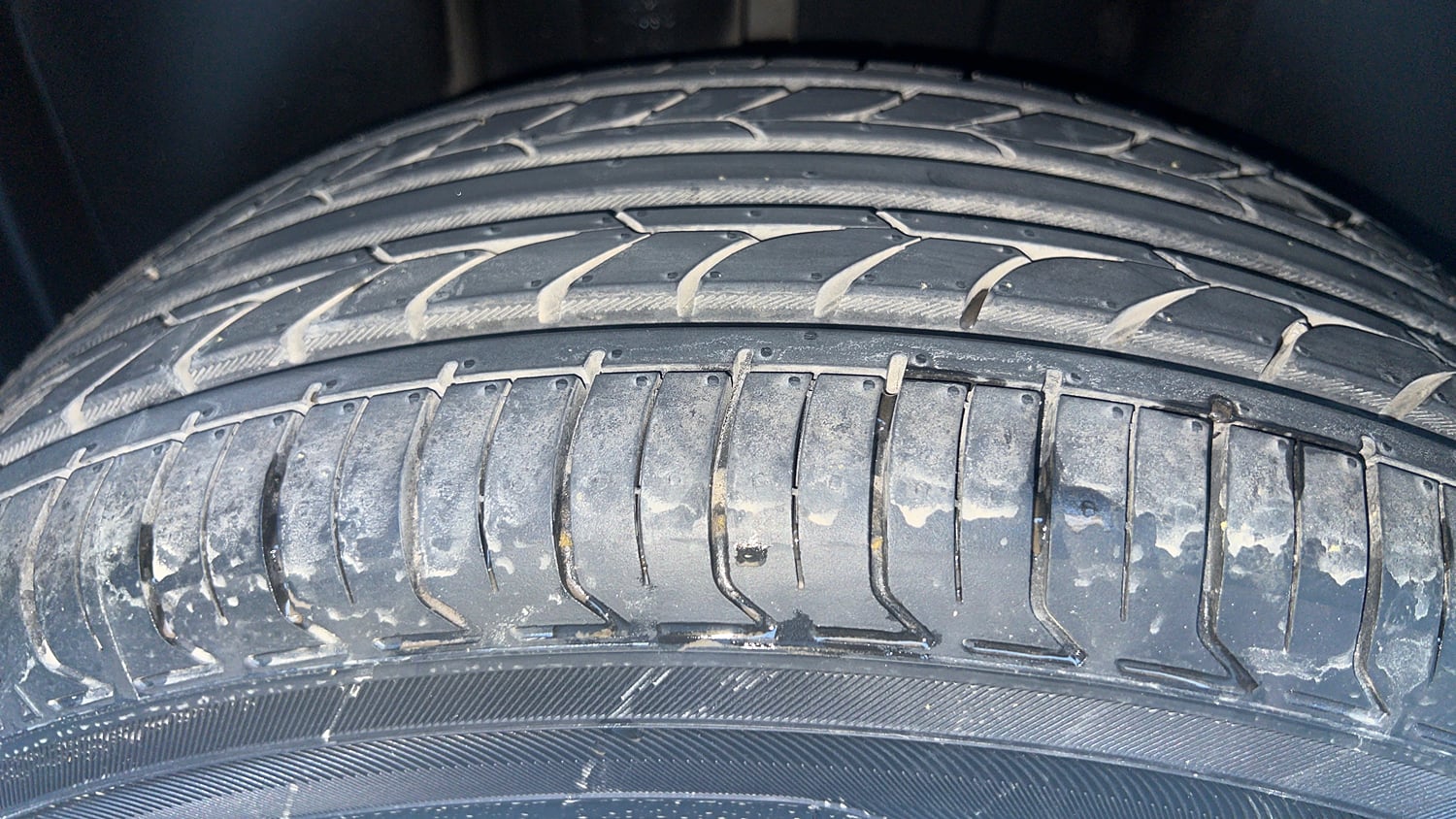 Used 2026 Skoda Kylaq Classic+ 1.0 TSI MT Petrol Manual tyres RIGHT REAR TYRE TREAD VIEW
