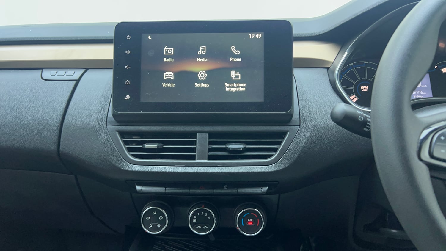 Used 2023 Tata Punch Creative Dual Tone AMT Petrol Automatic top_features Touch screen infotainment system