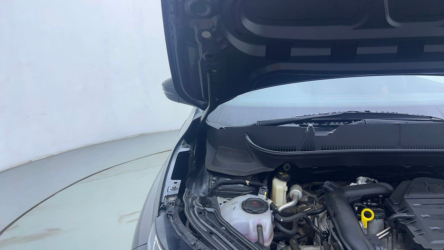 Used 2026 Skoda Kylaq Classic+ 1.0 TSI MT Petrol Manual engine ENGINE RIGHT SIDE HINGE & APRON VIEW