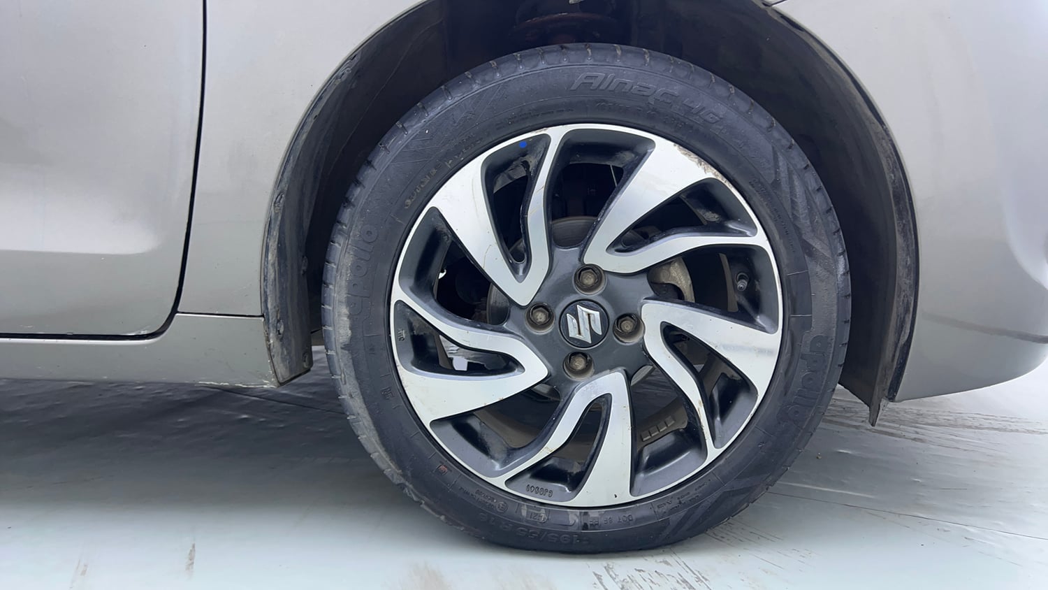 Used 2021 Maruti Suzuki Baleno Zeta Automatic Petrol Automatic tyres RIGHT FRONT TYRE RIM VIEW