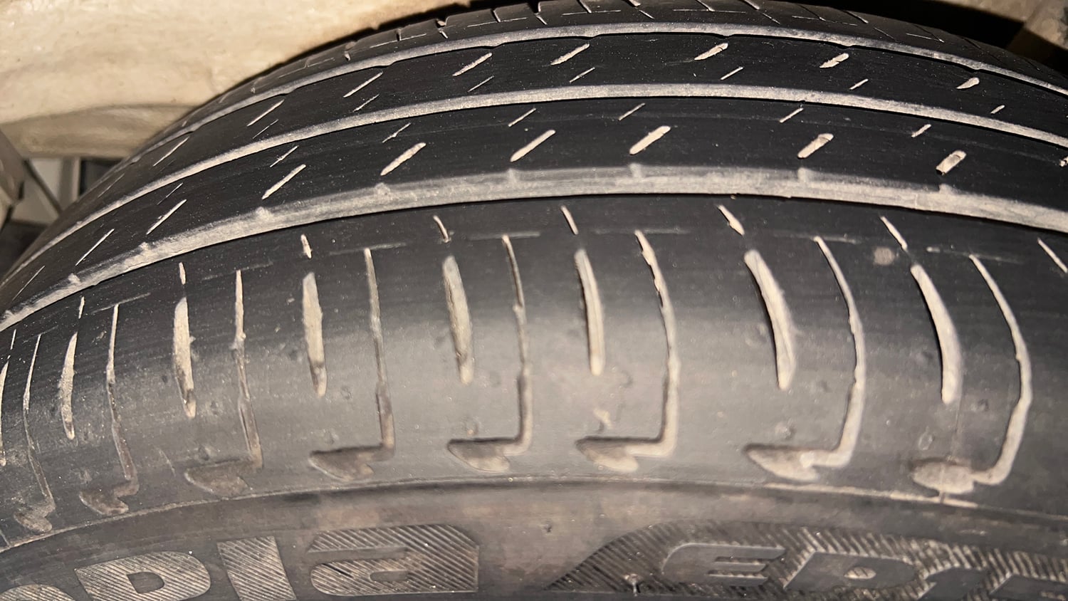 Used 2023 Maruti Suzuki Ignis Zeta 1.2 MT Petrol Manual tyres LEFT REAR TYRE TREAD VIEW