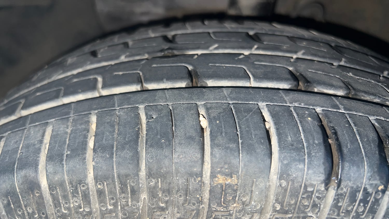 Used 2019 Hyundai Elite i20 Sportz Plus 1.2 Petrol Manual tyres LEFT FRONT TYRE TREAD VIEW
