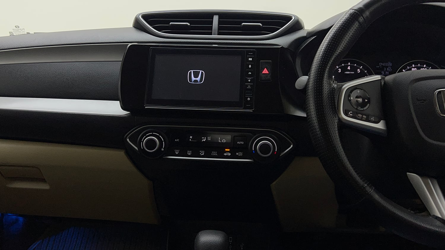 Used 2022 Honda Amaze VX CVT 1.2 Petrol Petrol Automatic interior MUSIC SYSTEM & AC CONTROL VIEW
