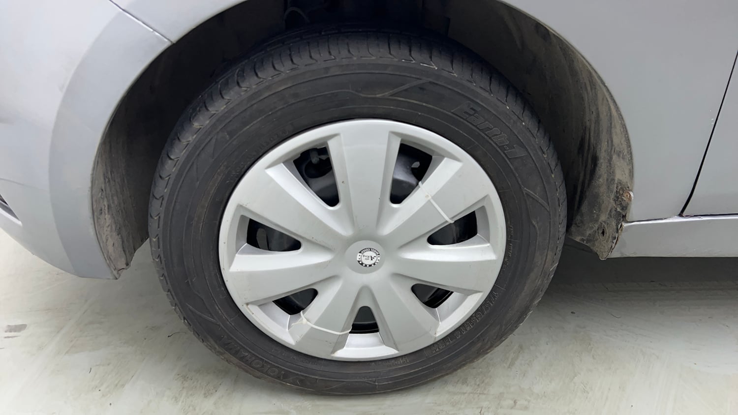 Used 2018 Tata Tigor Revotron XT Petrol Manual tyres LEFT FRONT TYRE RIM VIEW