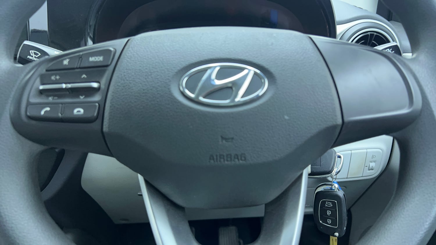 Used 2021 Hyundai Grand i10 Nios Magna 1.2 Kappa VTVT Petrol Manual top_features Airbags