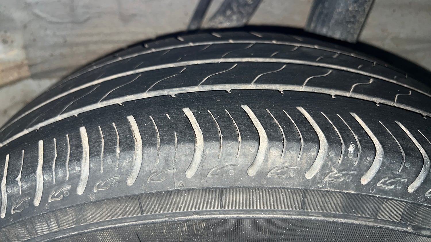Used 2022 Honda Amaze VX CVT 1.2 Petrol Petrol Automatic tyres LEFT REAR TYRE TREAD VIEW