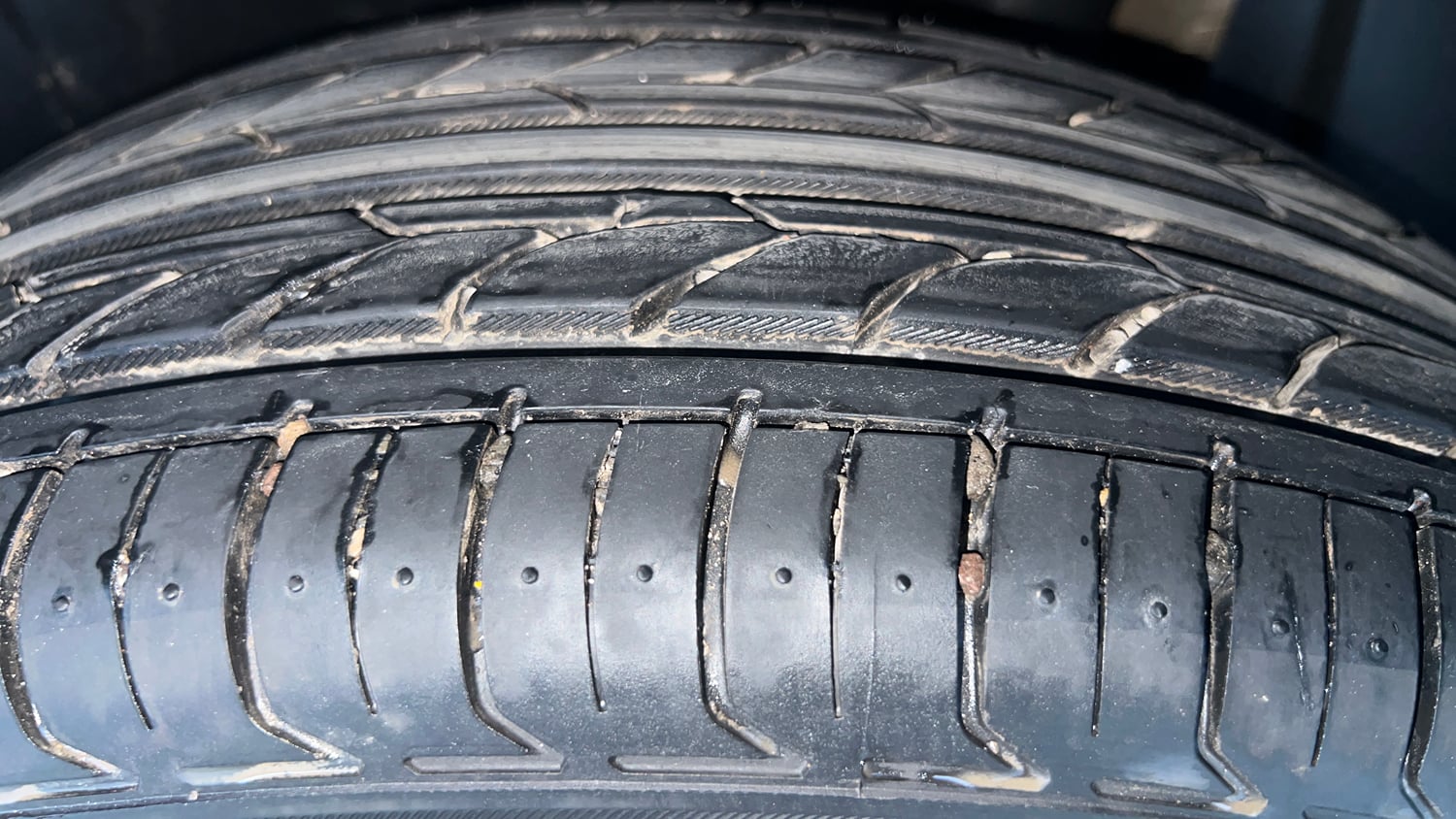 Used 2021 Maruti Suzuki New Ertiga ZXi AT Petrol Automatic tyres LEFT REAR TYRE TREAD VIEW