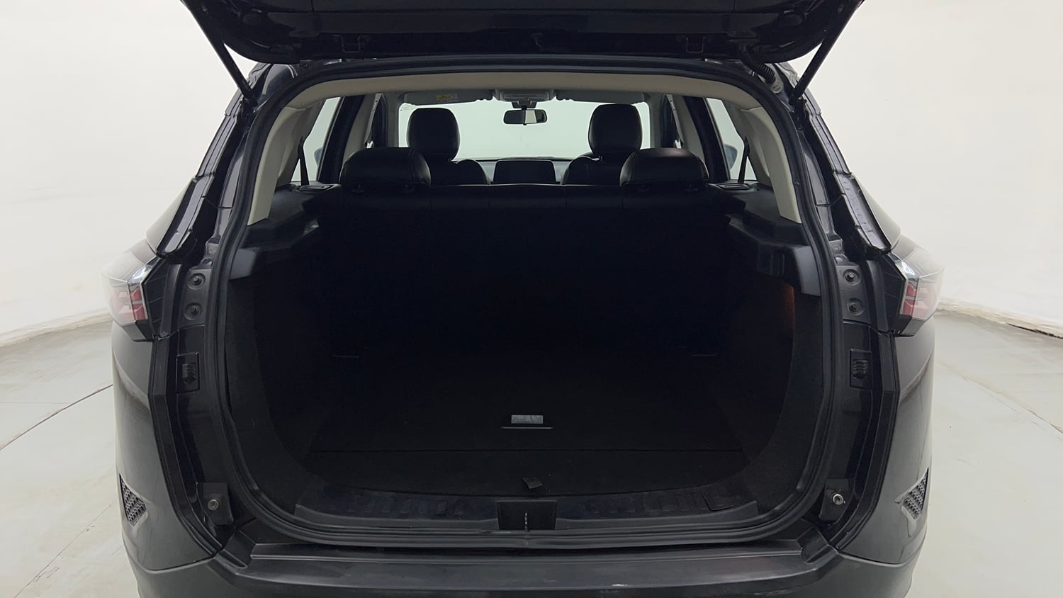 Used 2022 Tata Harrier XTA Plus Dark Edition Diesel Automatic interior DICKY INSIDE VIEW