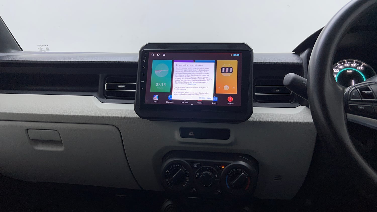 Used 2023 Maruti Suzuki Ignis Zeta 1.2 MT Petrol Manual top_features Integrated (in-dash) music system