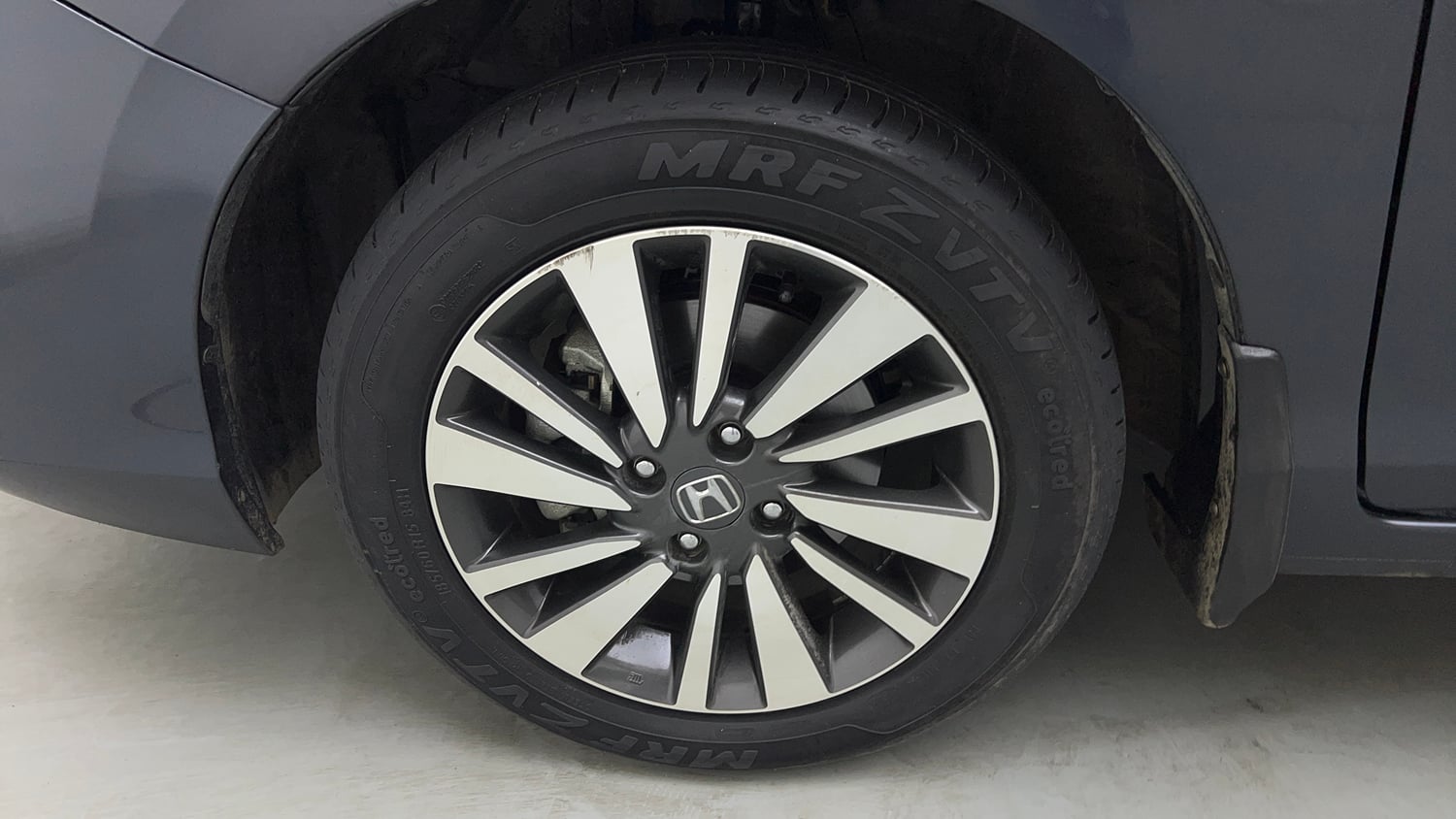 Used 2024 Honda City V Petrol CVT Petrol Automatic tyres LEFT FRONT TYRE RIM VIEW