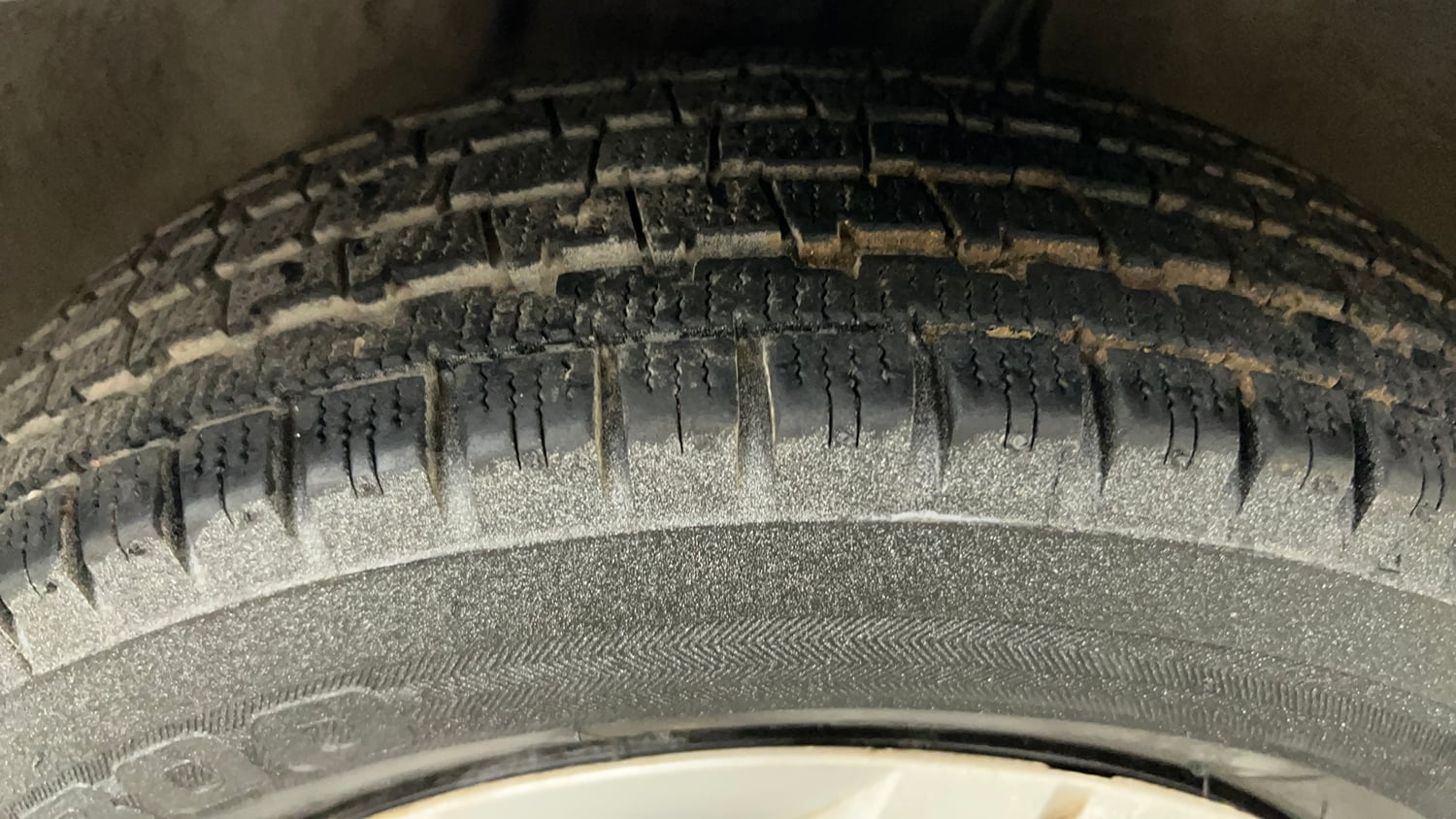 Used 2021 Maruti Suzuki Alto 800 LXi Petrol Manual tyres RIGHT FRONT TYRE TREAD VIEW