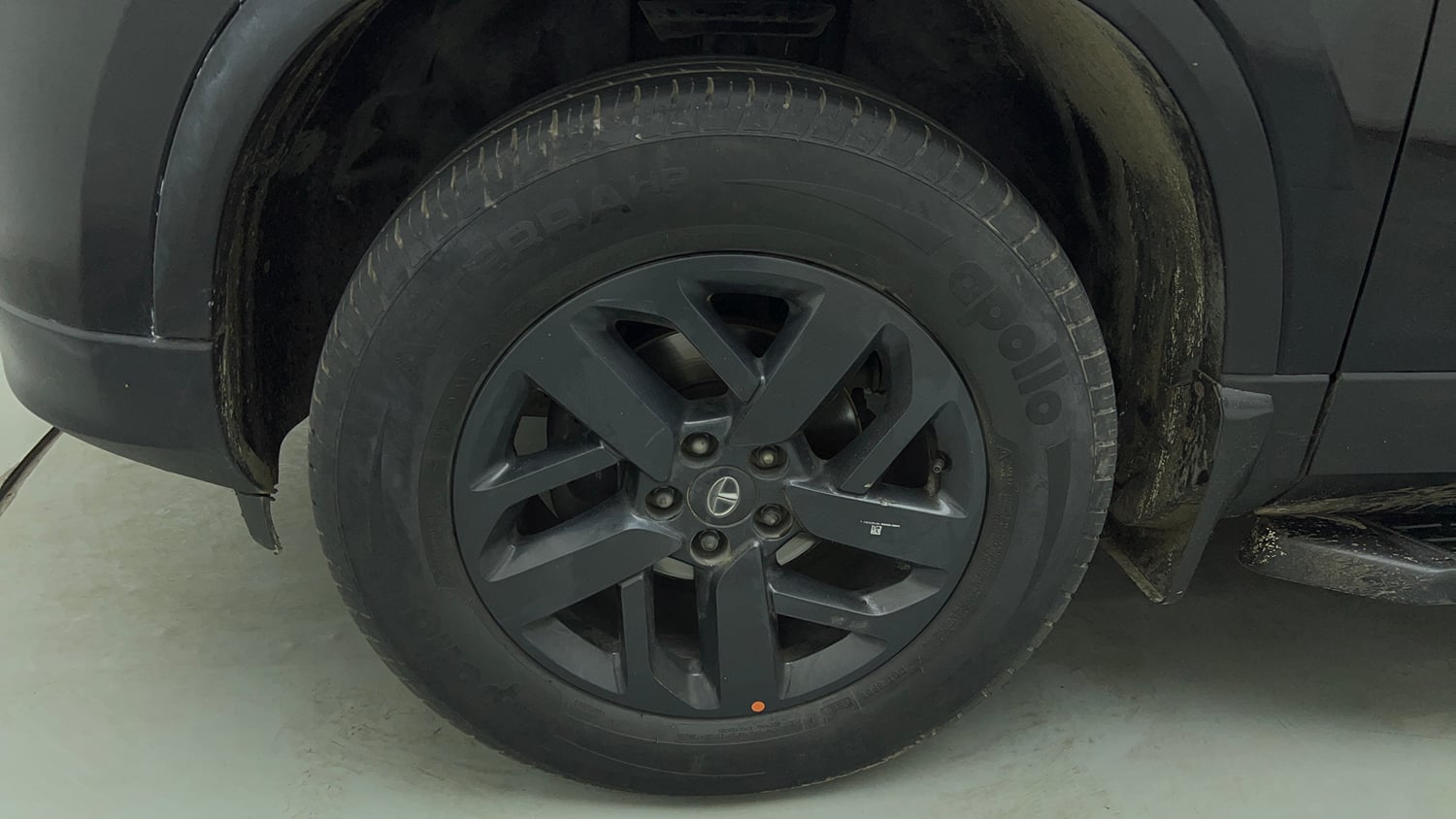 Used 2022 Tata Harrier XTA Plus Dark Edition Diesel Automatic tyres LEFT FRONT TYRE RIM VIEW