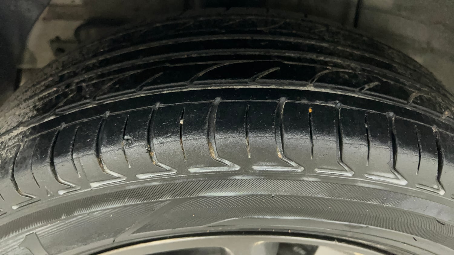 Used 2019 Hyundai Elite i20 Sportz Plus 1.2 CVT Petrol Automatic tyres RIGHT REAR TYRE TREAD VIEW