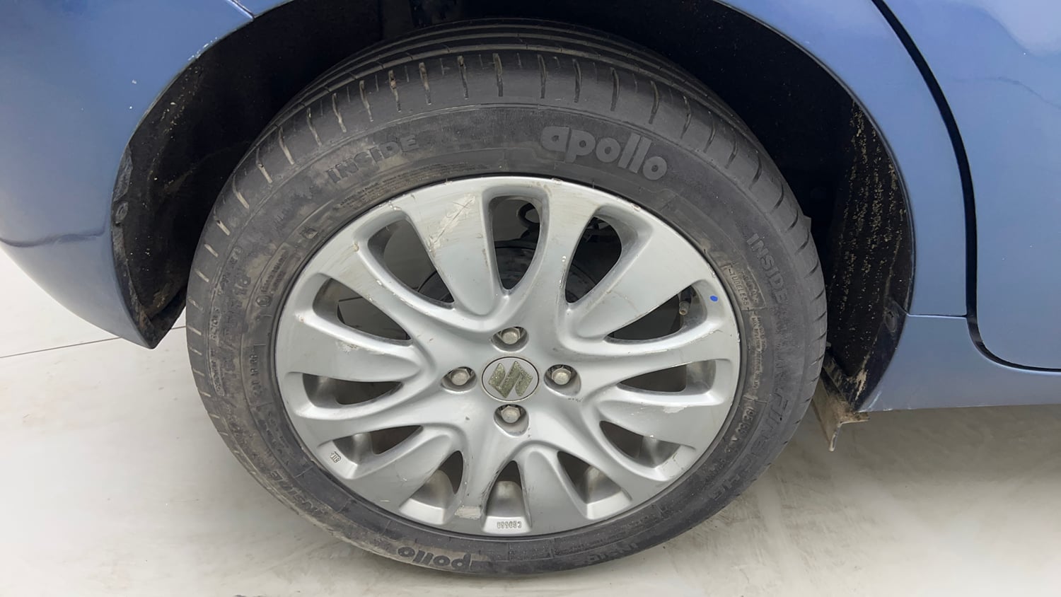Used 2016 Maruti Suzuki Baleno Zeta 1.2 Petrol Manual tyres RIGHT REAR TYRE RIM VIEW