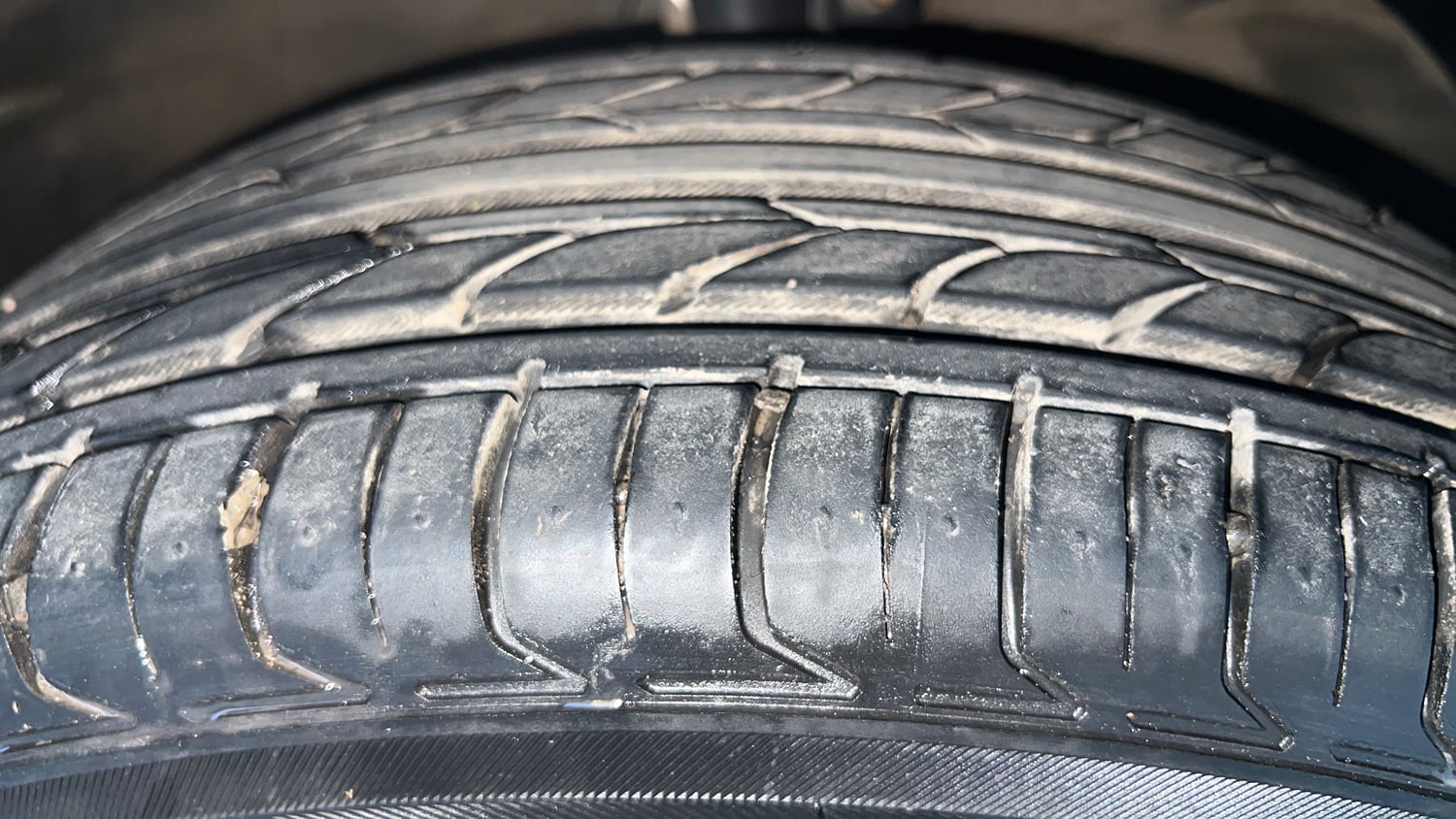 Used 2021 Maruti Suzuki New Ertiga ZXi AT Petrol Automatic tyres RIGHT FRONT TYRE TREAD VIEW