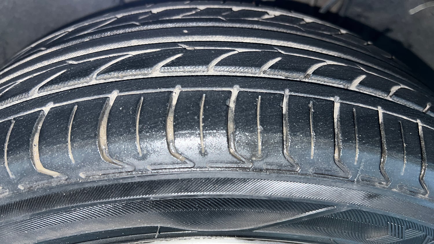 Used 2018 Tata Tigor Revotron XT Petrol Manual tyres RIGHT FRONT TYRE TREAD VIEW