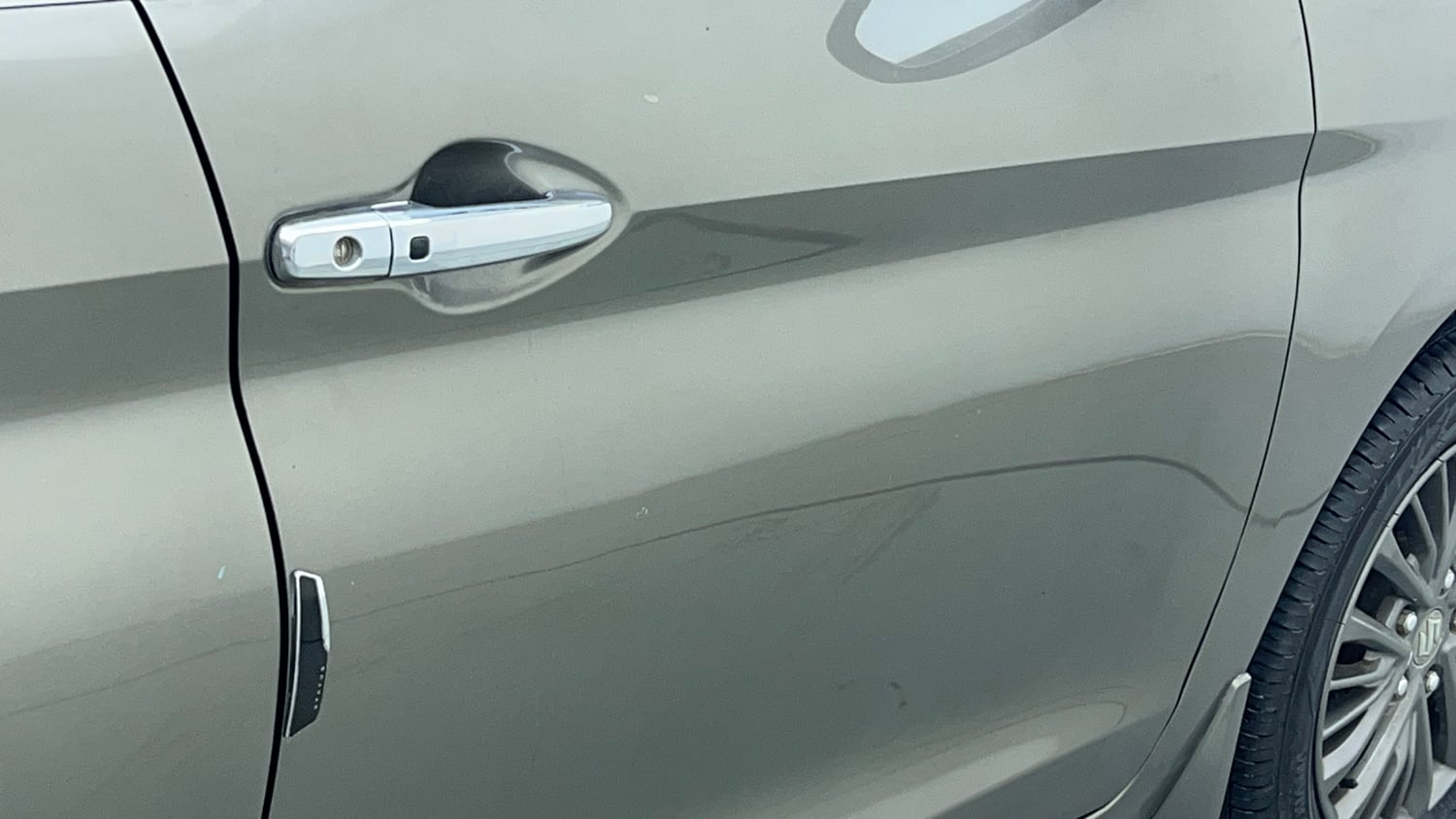 Used 2021 Maruti Suzuki New Ertiga ZXi AT Petrol Automatic dents MINOR DENT