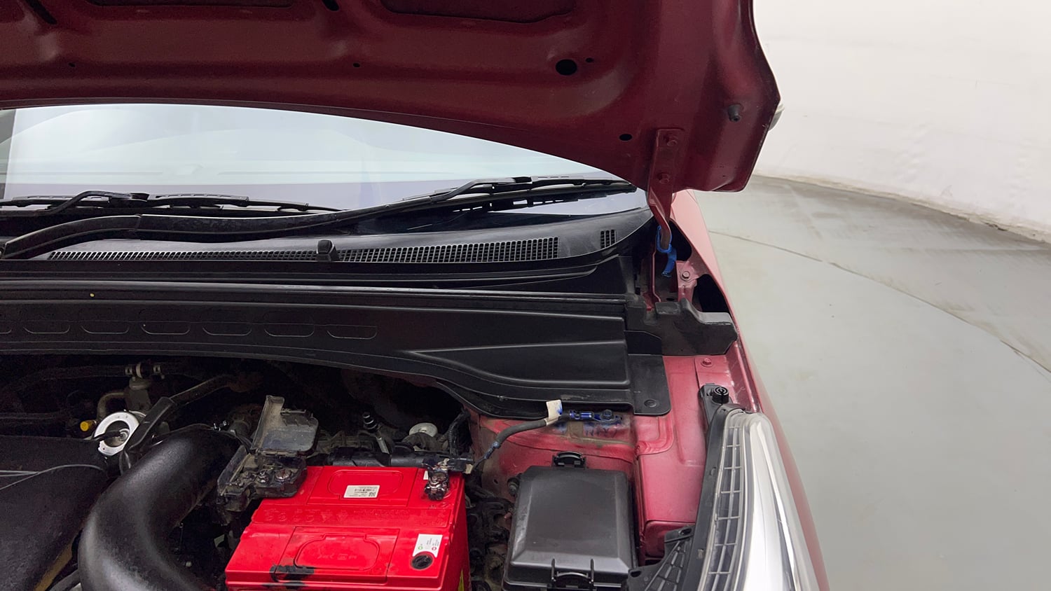 Used 2019 Hyundai Creta SX 1.6 CRDi Diesel Manual engine ENGINE LEFT SIDE HINGE & APRON VIEW