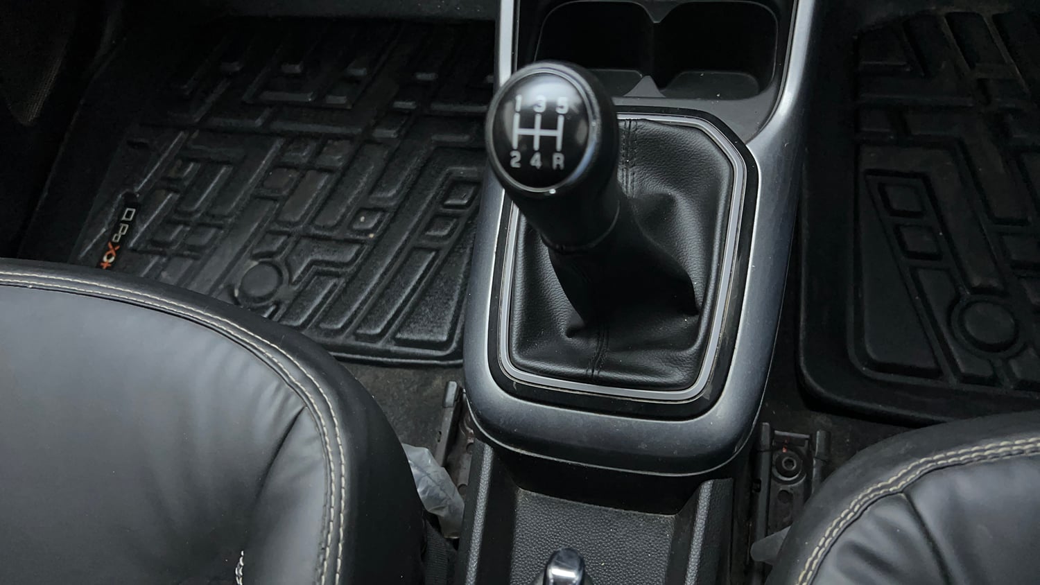 Used 2023 Maruti Suzuki Ignis Zeta 1.2 MT Petrol Manual interior GEAR  KNOB VIEW