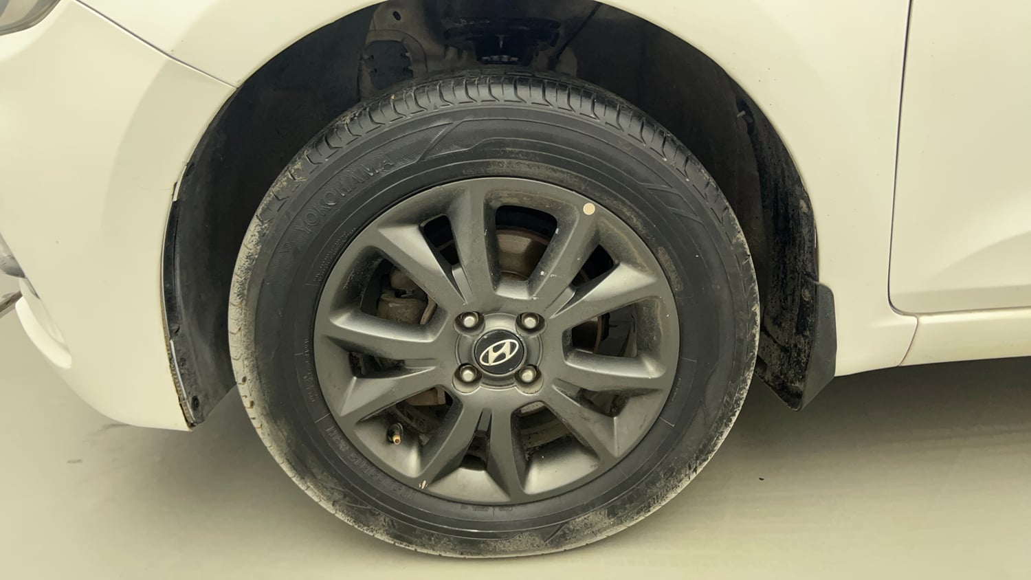 Used 2019 Hyundai Elite i20 Sportz Plus 1.2 CVT Petrol Automatic tyres LEFT FRONT TYRE RIM VIEW