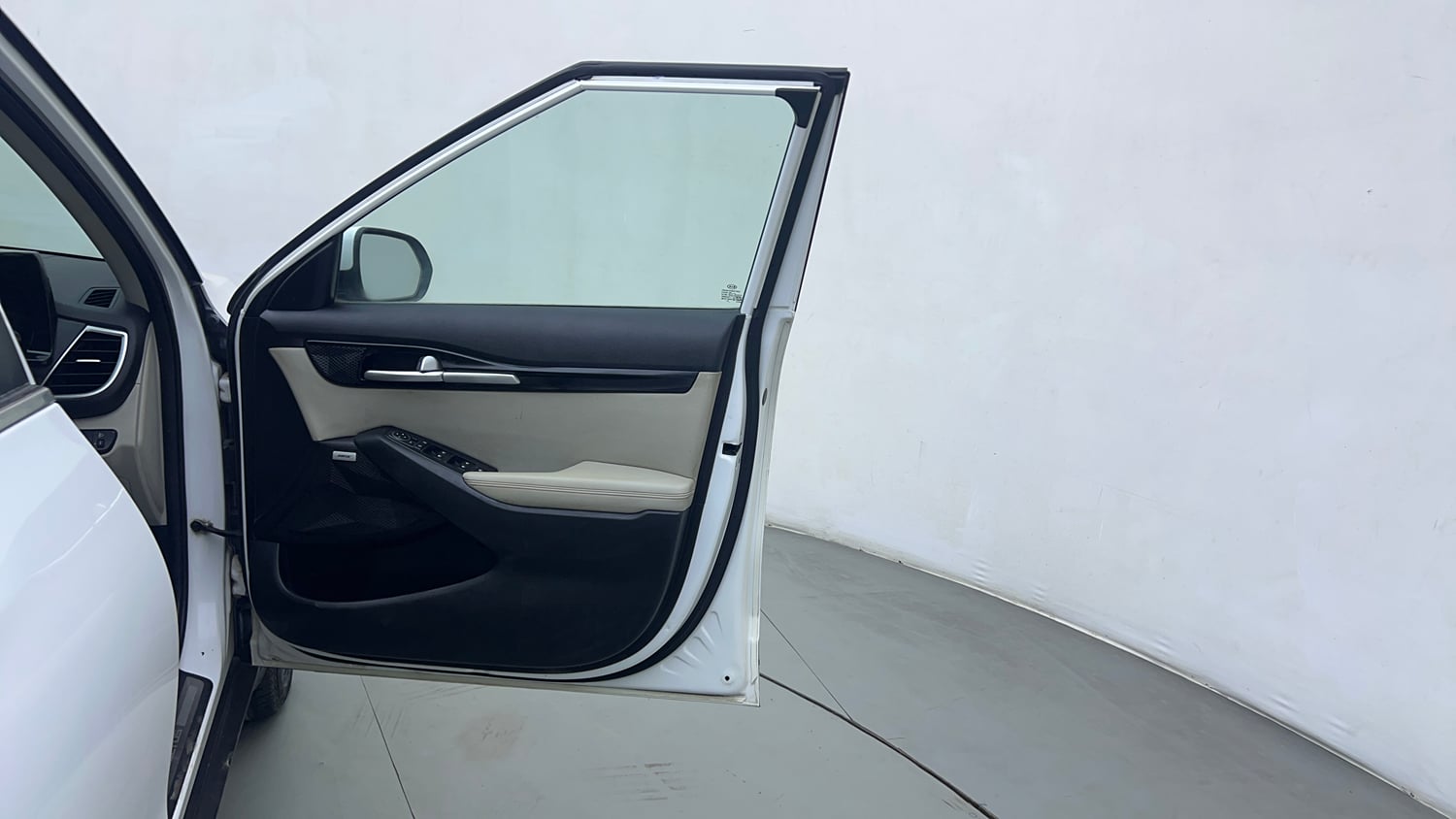 Used 2020 kia Seltos GTX Plus DCT 1.4 Petrol Automatic interior RIGHT FRONT DOOR OPEN VIEW