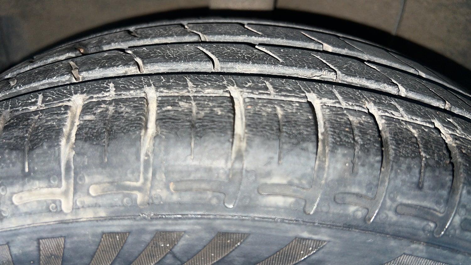 Used 2021 Hyundai Grand i10 Nios Magna 1.2 Kappa VTVT Petrol Manual tyres RIGHT REAR TYRE TREAD VIEW