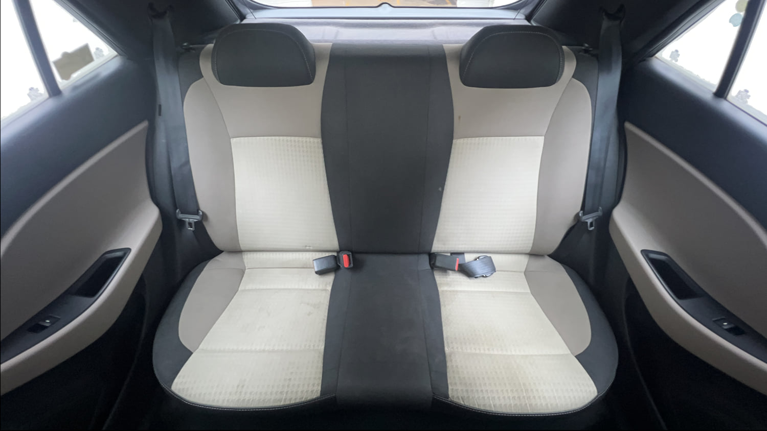 Used 2019 Hyundai Elite i20 Sportz Plus 1.2 Petrol Manual interior REAR SEAT CONDITION VIEW