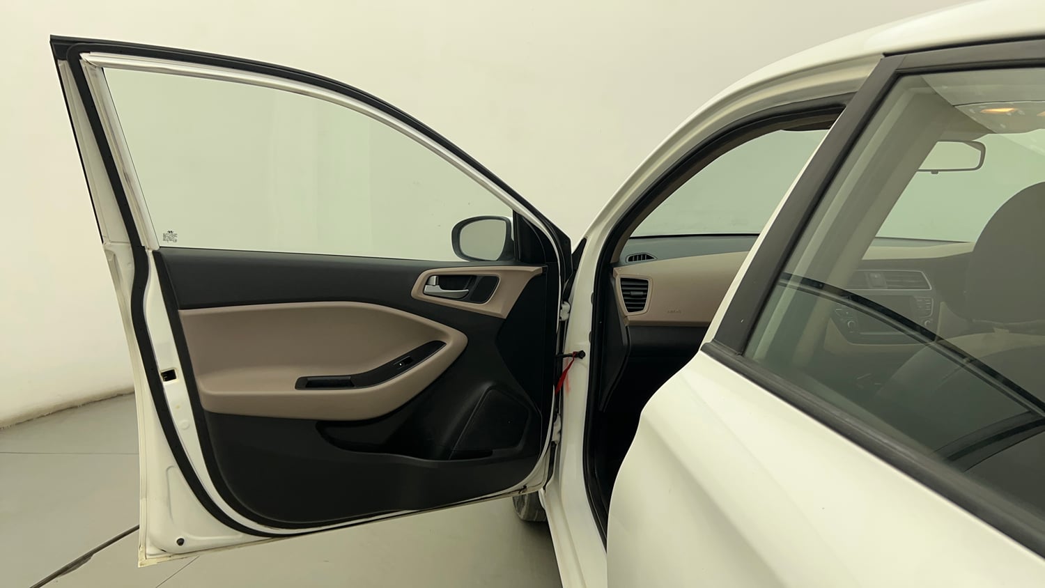 Used 2019 Hyundai Elite i20 Sportz Plus 1.2 CVT Petrol Automatic interior LEFT FRONT DOOR OPEN VIEW