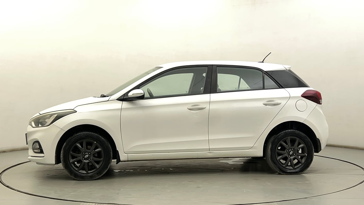 Used 2019 Hyundai Elite i20 Sportz Plus 1.2 CVT Petrol Automatic exterior LEFT SIDE VIEW