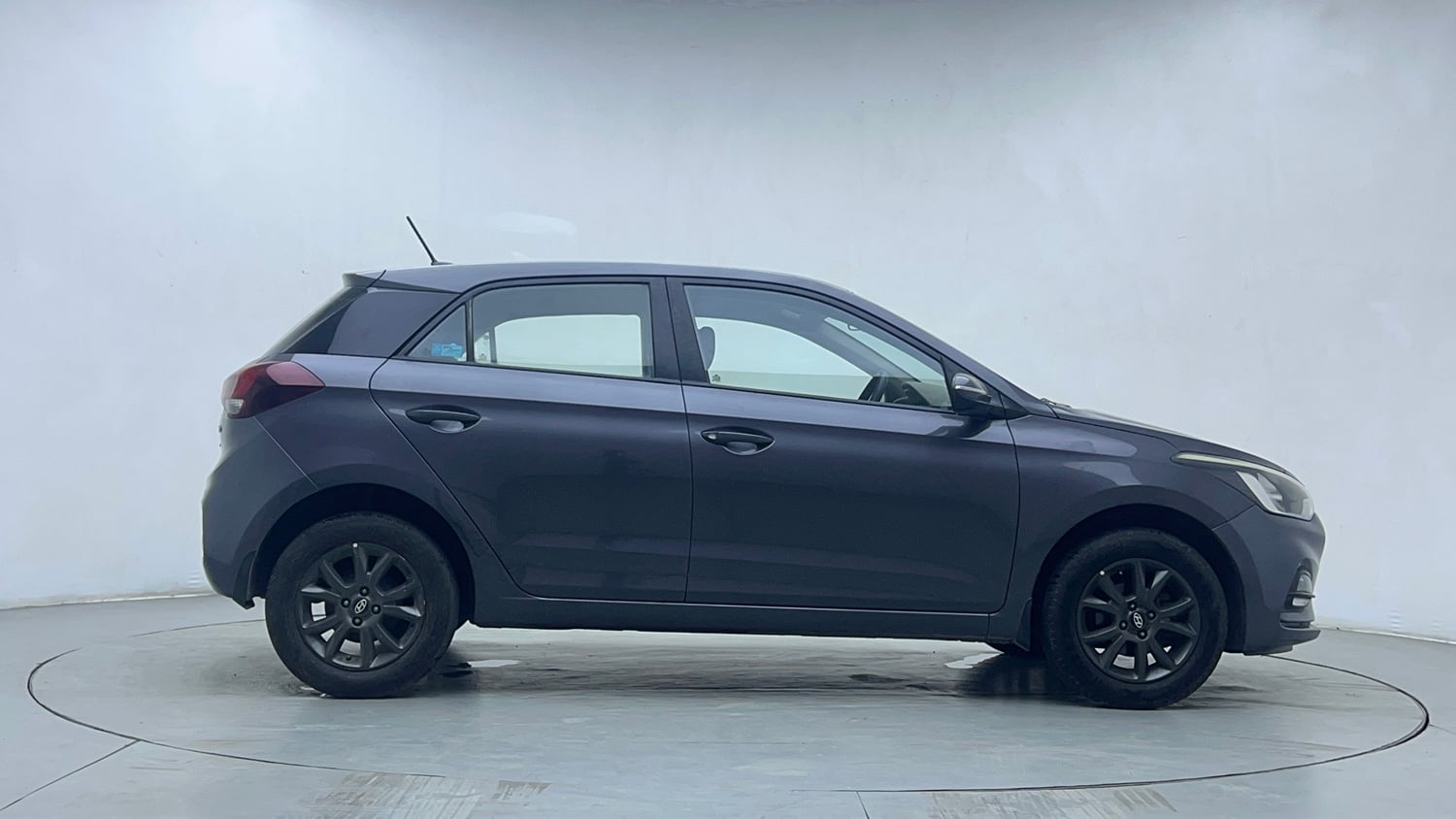 Used 2019 Hyundai Elite i20 Sportz Plus 1.2 Petrol Manual exterior RIGHT SIDE VIEW