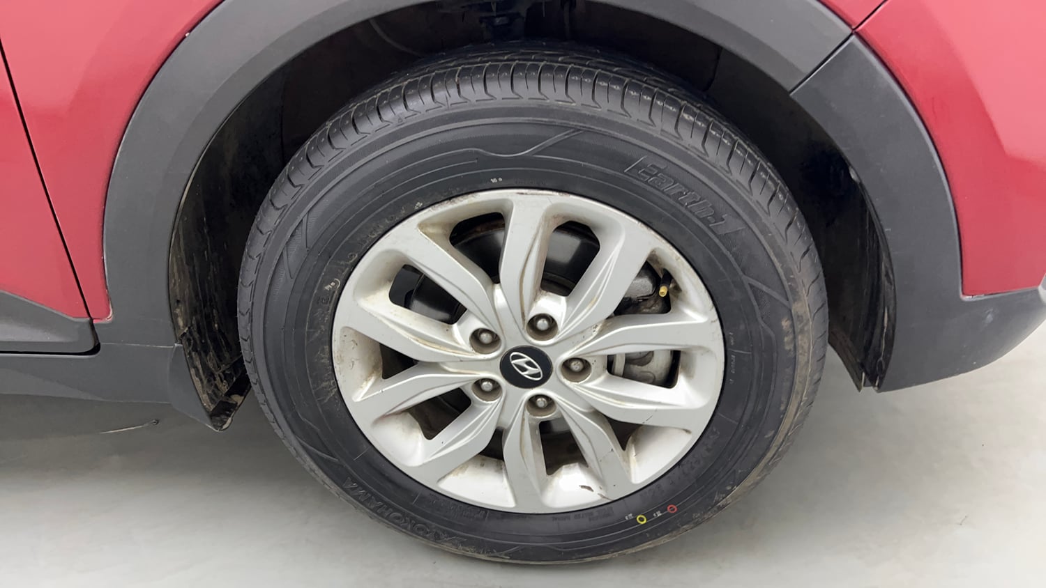 Used 2019 Hyundai Creta SX 1.6 CRDi Diesel Manual tyres RIGHT FRONT TYRE RIM VIEW